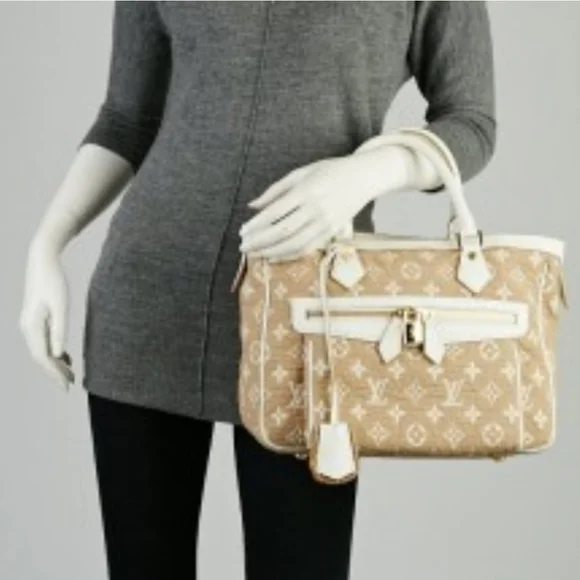 Authentic Louis Vuitton Monogram Blanc Sabbia MM - Picture 13 of 16